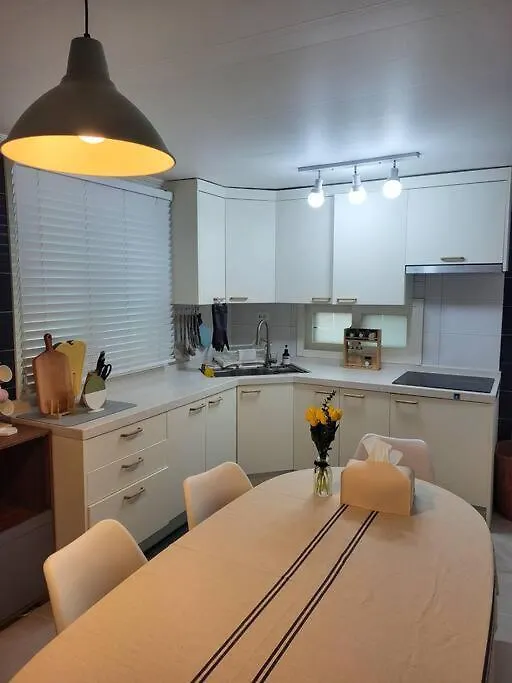 Jin House Incheon Geomamstation Apartment 0*,  South Korea