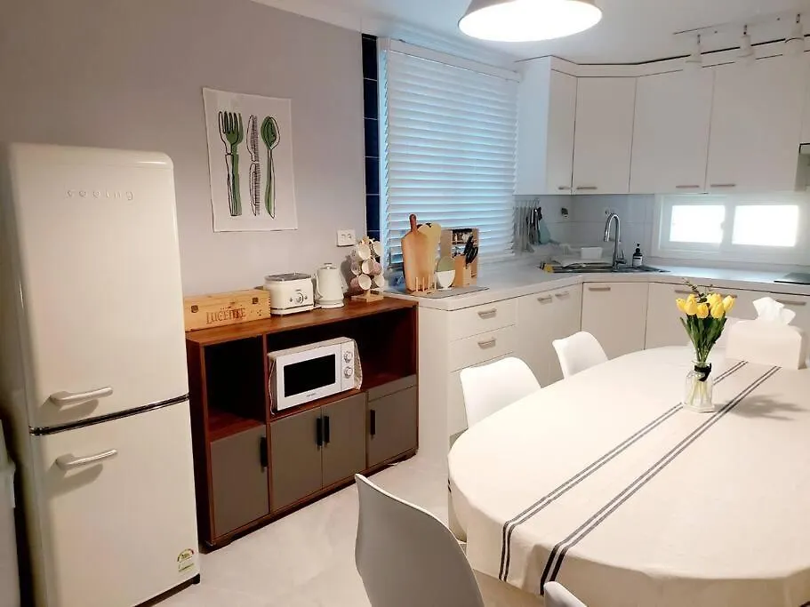 Jin House Incheon Geomamstation Apartment