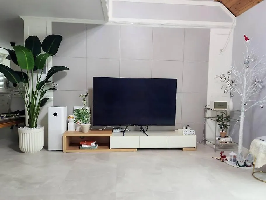 Jin House Incheon Geomamstation Apartment 0*,