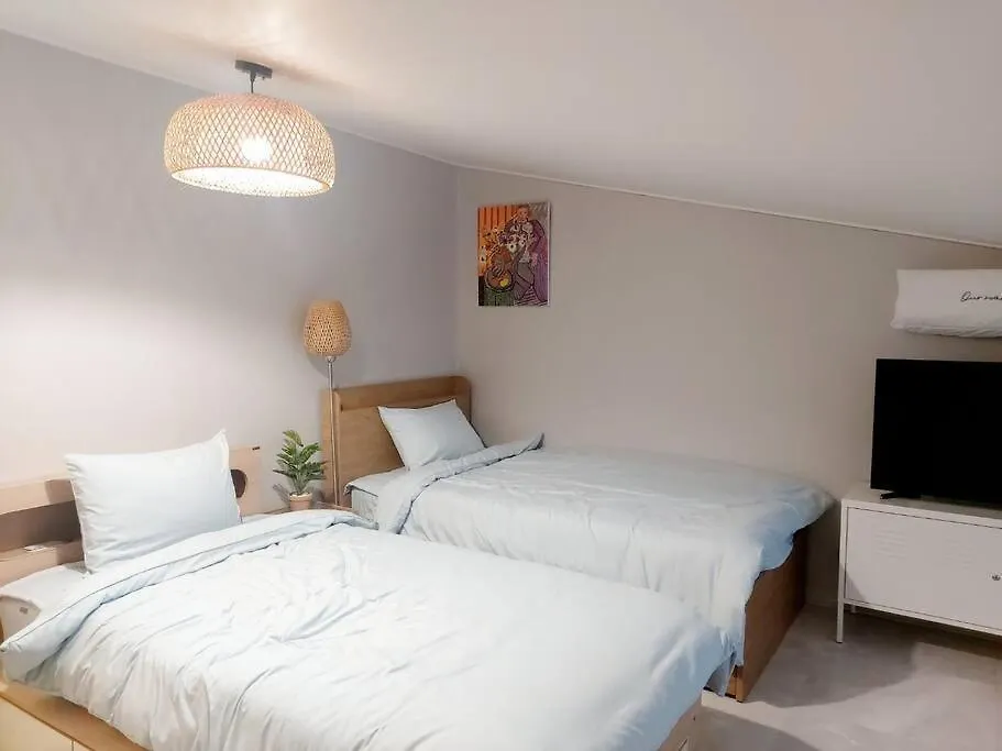Jin House Incheon Geomamstation Apartment