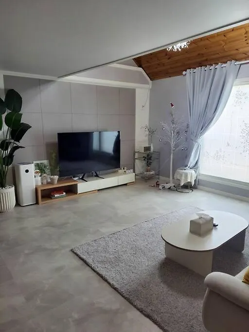 Jin House Incheon Geomamstation Apartment