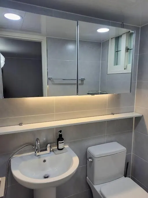 Jin House Incheon Geomamstation Apartment