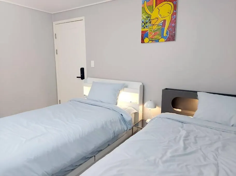 Jin House Incheon Geomamstation Apartment