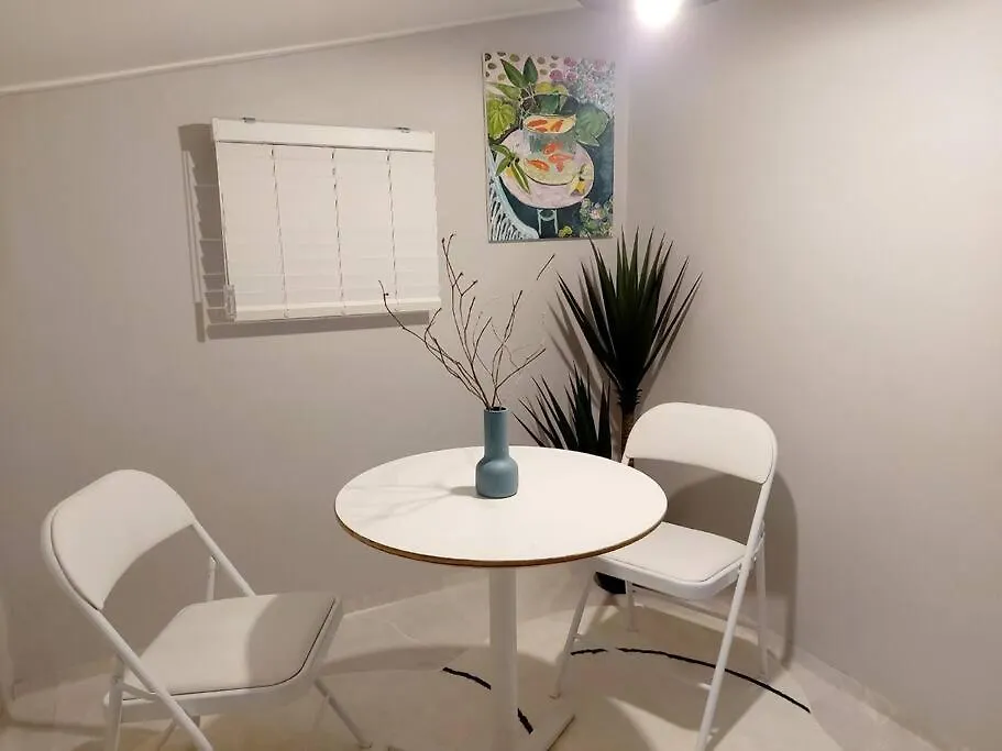 Jin House Incheon Geomamstation Apartment