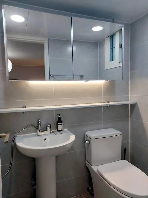 Jin House Incheon Geomamstation Apartment
